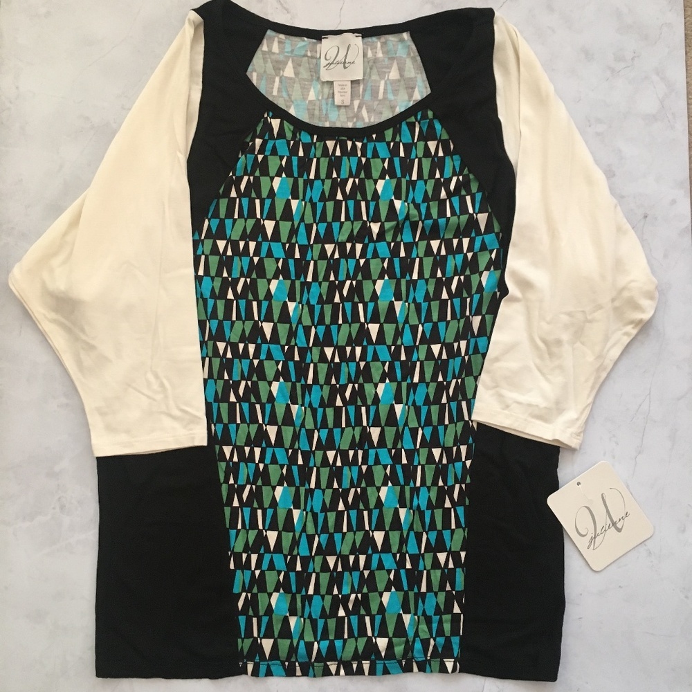 ⭐️ NWT Julienne W by Weston Wear Geometric Print Top